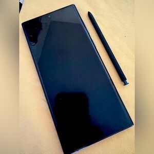 Galaxy S 22 slim unlocked cell phone, not broken or scratched